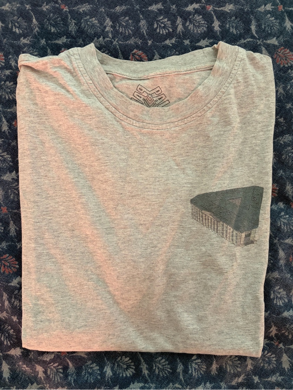 PALACE Light Gray Short Sleeve Crew T-Shirt with Geometric Chest Print